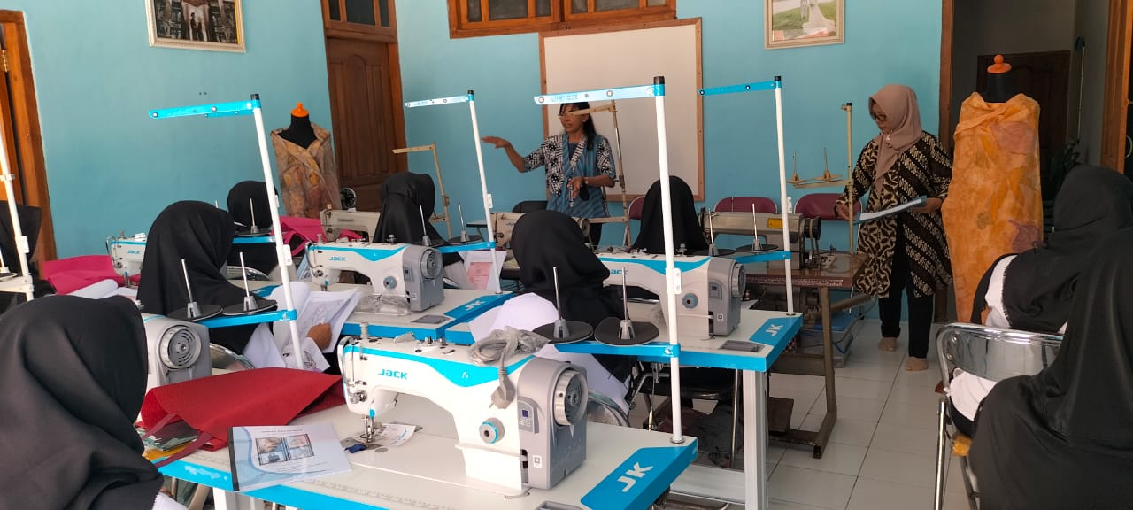 Efektivitas Program Pelatihan Kerja Oleh Lembaga Amil Zakat 3 Efektivitas Program Pelatihan Kerja oleh Lembaga Amil Zakat