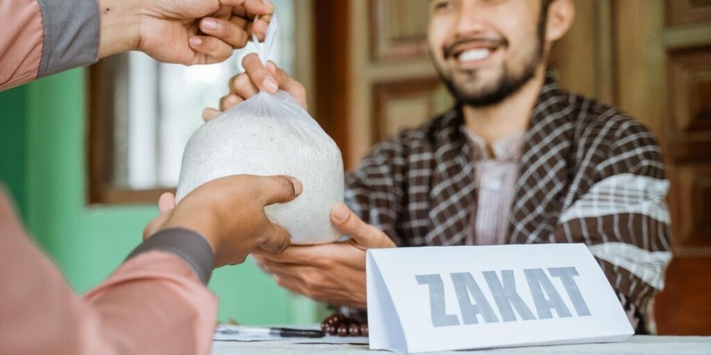 Bolehkah Bayar Zakat Fitrah ke Saudara Kandung? 3 Bolehkah bayar zakat fitrah ke saudara kandung